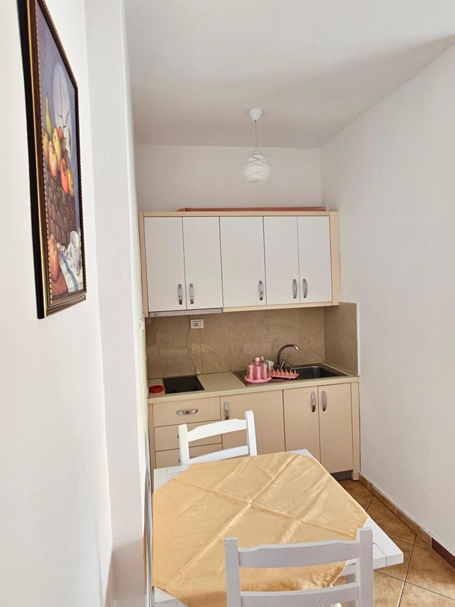 Wave N' Sea Apartments Himarë Habitación foto
