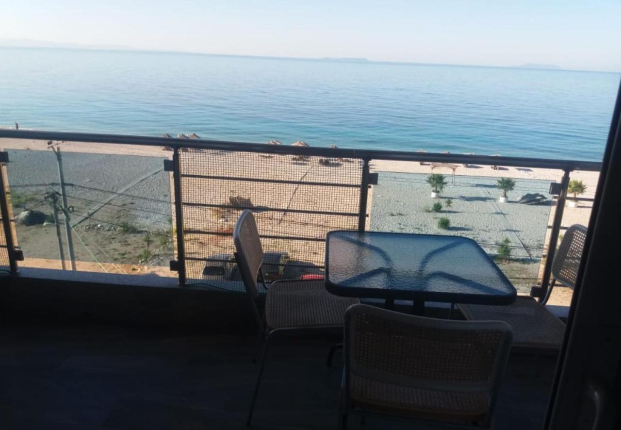 Wave N' Sea Apartments Himarë Exterior foto